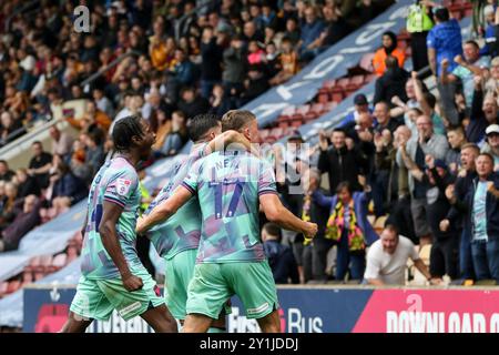 Bradford, Regno Unito. 7 settembre 2024. Valley Parade, Bradford, Inghilterra, 7 settembre 2024: Harrison Neal (17 Carlisle United) festeggia il suo gol durante la partita EFL Sky Bet League Two tra Bradford City e Carlisle United alla Valley Parade di Bradford, Inghilterra, il 7 settembre 2024. (Sean Chandler/SPP) credito: Foto SPP Sport Press. /Alamy Live News Foto Stock