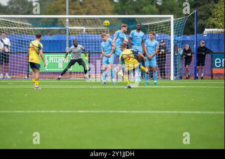 Brentwood, Inghilterra, Regno Unito. 7 settembre 2024. Il Brentwood Town affronterà una partita impegnativa giocata in casa contro un Witham Town in fa Trophy. La recente buona forma di Witham Town potrebbe renderla una gara difficile. Promette di essere un appuntamento entusiasmante con entrambe le squadre che puntano a progredire nella competizione.ma Brentwood Town vince 3-2 crediti: Richard Lincoln/Alamy Live News Foto Stock