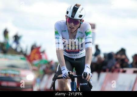 Mattias Skjelmose Denmark Lidl Trek è tra i primi 5 a la Vuelta e vince l'ambita maglia bianca del Best Young rider 2024 Foto Stock