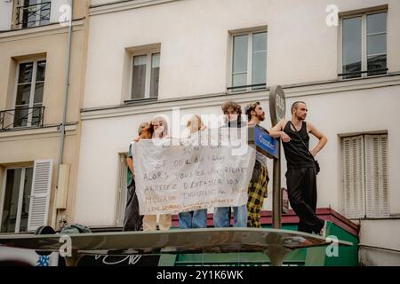 Parigi, Francia. 7 settembre 2024. Gerard Cambon/le Pictorium - dimostrazione contro la nomina di Michel Barnier a primo ministro - 07/09/2024 - Francia/Ile-de-France (regione)/Parigi - persone che manifestano contro Michel Barnier nominato primo ministro mentre il suo partito arrivò al quarto posto alle elezioni credito: LE PICTORIUM/Alamy Live News Foto Stock