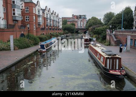 Veduta di Birmingham gas Street Basin, una rete di canali del 1773 costruita per uso industriale, a Birmingham, 7 agosto 2024, Regno Unito con: Visualizza dove: Birmingham, Regno Unito quando: 07 agosto 2024 credito: Oscar Gonzalez/WENN Foto Stock