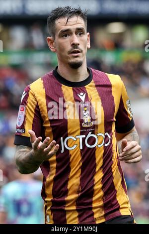 Bradford, Regno Unito. 7 settembre 2024. Valley Parade, Bradford, Inghilterra, 7 settembre 2024: Jamie Walker (7 Bradford City) durante la partita EFL Sky Bet League Two tra Bradford City e Carlisle United a Valley Parade a Bradford, Inghilterra, il 7 settembre 2024. (Sean Chandler/SPP) credito: Foto SPP Sport Press. /Alamy Live News Foto Stock