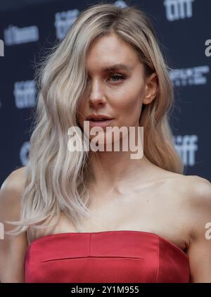 Toronto, Canada. 7 settembre 2024. Vanessa Kirby sul Red carpet al Toronto International Film Festival per la proiezione del Gala del film "Eden" ROY THOMSON HALL THEATER 7 settembre 2024 credito: Sharon Dobson/Alamy Live News Foto Stock