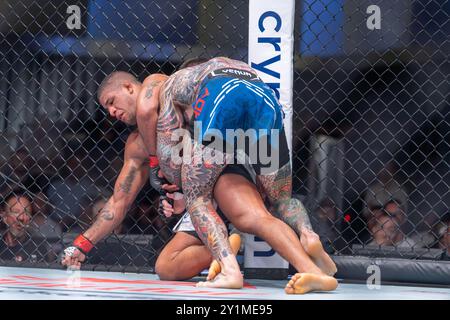 Las Vegas, Stati Uniti. 7 settembre 2024. UFC Welterweight Sean Brady ha lottato contro Gilbert Burns durante UFC on ESPN 100 a UFC Apex Credit: Malachi Gabriel/Alamy Live News Foto Stock