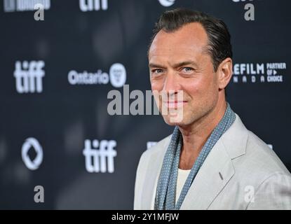 Toronto, Canada. 7 settembre 2024. Jude Law arriva per la prima mondiale di "Eden" alla Roy Thomson Hall durante il Toronto International Film Festival a Toronto, Canada, sabato 7 settembre 2024. Foto di Chris Chew/UPI credito: UPI/Alamy Live News Foto Stock