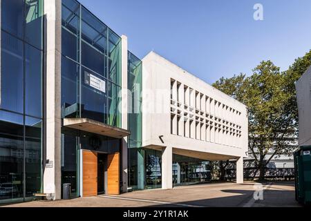 Seminario 106 dell'Università di Colonia nel quartiere Lindenthal, architetto Paul Boehm, Colonia, Germania. Seminargebaeude 106 der Universi Foto Stock