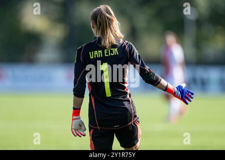 Broendby, Danimarca. 7 settembre 2024. Portiere Regina van Eijk (1) dell'Ajax visto durante la partita di qualificazione alla UEFA Women's Champions League tra l'Ajax e la Fiorentina al Bane 2 di Broendby. Credito: Gonzales Photo/Alamy Live News Foto Stock