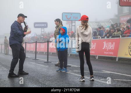 South Shields, Regno Unito. 8 settembre 2024. Meteo nel Regno Unito: Pioggia e nebbia al traguardo della Great North Run a South Shields. Crediti: Bradley Taylor / Alamy Live News Foto Stock