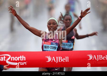 Mary Ngugi-Cooper vince la gara femminile Elite durante la AJ Bell Great North Run 2023 attraverso Newcastle upon Tyne, Gateshead e South Shields. Data foto: Domenica 8 settembre 2024. Foto Stock