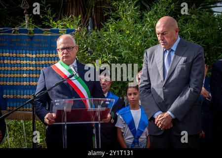 Roma, RM, Italia. 8 settembre 2024. ROBERTO GUALTIERI (Sindaco di Roma) tiene un discorso durante la celebrazione del 81° anniversario della difesa di Roma. Accanto a lui GUIDO CROSETTO (immagine di credito: © Marco di Gianvito/ZUMA Press Wire) SOLO USO EDITORIALE! Non per USO commerciale! Foto Stock