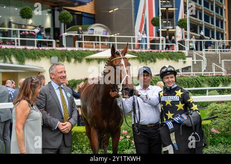 Ascot, Regno Unito. 7 settembre 2024. WOOLHAMPTON guidato dal fantino David Probert vince le Tote.co.uk handicap Stakes (Classe 2) il secondo giorno del Big Food and drink Festival all'ippodromo di Ascot nel Berkshire. Proprietario David Klein, allenatore Rod Millman. Crediti: Maureen McLean/Alamy Live News Foto Stock