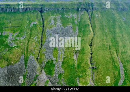 High Cup Scar vista dalla Pennine Way lungo Narrow Gate, sulla High Cup Nick, vicino a Dufton, Appleby-in-Westmorland, Cumbria Foto Stock