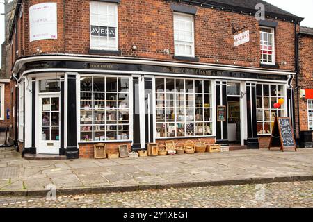 Tradizionale gastronomia e negozio di alimentari nella città mercato del Cheshire di Sandbach Foto Stock