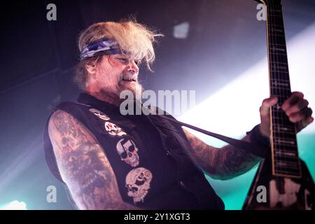 Oslo, Norvegia. 28 agosto 2024. Il chitarrista e musicista americano Chris Holmes esegue un concerto dal vivo al John Dee di Oslo. Foto Stock