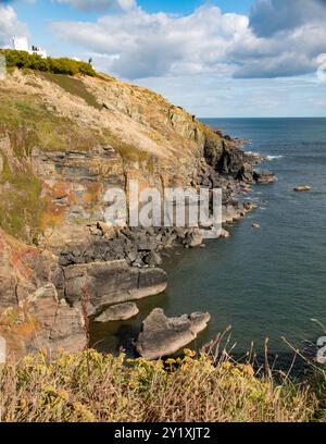 Lizard Point Seascape, la terra più meridionale della Gran Bretagna, la Cornovaglia in estate Foto Stock