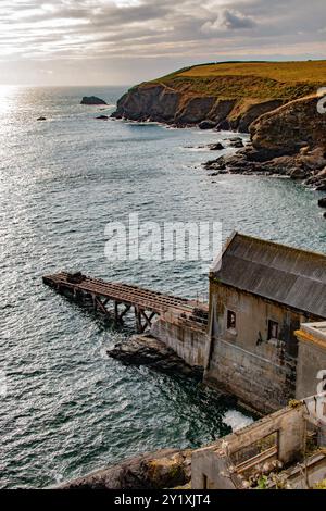 Lizard Point Seascape, la terra più meridionale della Gran Bretagna, la Cornovaglia in estate Foto Stock