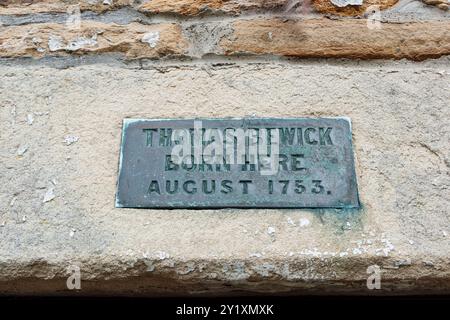 Storico marchio di targa luogo di nascita Thomas Bewick stampatore fondatore dell'incisione in legno nato nell'agosto 1753 su mickley cherryburn northumberland Foto Stock