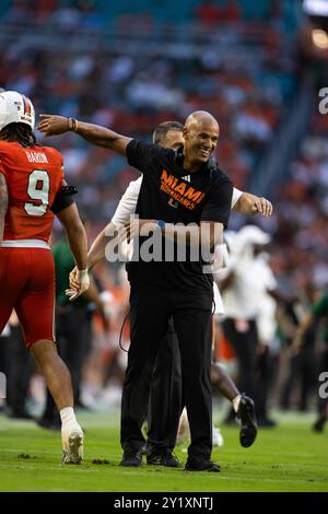 MIAMI GARDENS, FLORIDA - 7 SETTEMBRE: Jason Taylor dei Miami Hurricanes celebra i Florida A&M Rattlers all'Hard Rock Stadium il 7 settembre, Foto Stock