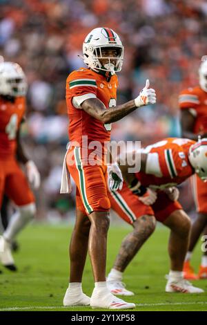 MIAMI GARDENS, FLORIDA - 7 SETTEMBRE: Jacolby George #3 dei Miami Hurricanes alla linea di scrimmage contro i Florida A&M Rattlers a Hard Roc Foto Stock