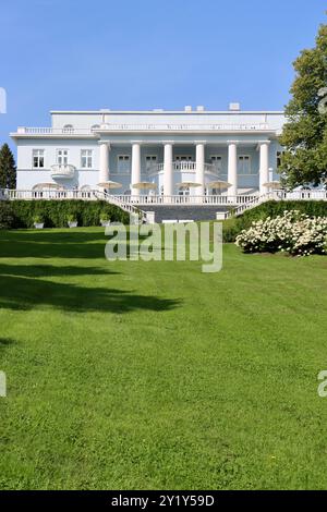 La vecchia casa padronale dell'hotel Haikko Manor nel sud della Finlandia vicino a Porvoo. Foto Stock