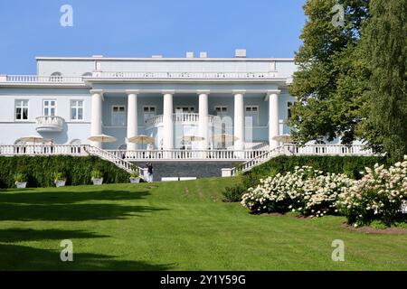 La vecchia casa padronale dell'hotel Haikko Manor nel sud della Finlandia vicino a Porvoo. Foto Stock