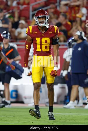 7 settembre 2024 il linebacker degli USC Trojans Eric Gentry (18) celebra durante la partita di football NCAA tra gli Utah State Aggies e gli USC Trojans al Los Angeles Memorial Coliseum di Los Angeles, California. Credito fotografico obbligatorio: Charles Baus/CSM Foto Stock