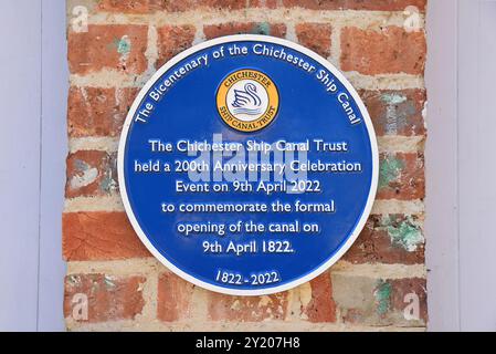 Chichester Ship Canal e Basin Centre appena fuori dal centro città, nel West Sussex, Regno Unito Foto Stock