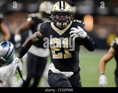 New Orleans, Stati Uniti. 9 settembre 2024. Il running back dei New Orleans Saints Jamaal Williams (21) segna un touchdown contro i Carolina Panthers al Caesars Superdome di New Orleans domenica 8 settembre 2024. Foto di AJ Sisco/UPI. Crediti: UPI/Alamy Live News Foto Stock