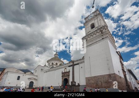 La Basilica Catolica Nuestra Senora de la Merced (Basilica di nostra Signora della Misericordia) nel centro storico di Quito, Ecuador Foto Stock