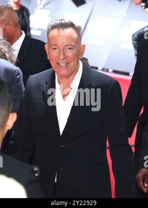 Toronto, Canada. 8 settembre 2024. Bruce Springsteen partecipa alla prima di "Road Diary: Bruce Springsteen and the e Street Band" durante il Toronto International Film Festival 2024 alla Roy Thomson Hall l'8 settembre 2024 a Toronto, Ontario. Foto: PICJER/imageSPACE/Sipa USA credito: SIPA USA/Alamy Live News Foto Stock