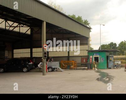 riciclaggio prevenzione dei rifiuti mediante separazione e trattamento dei rifiuti riciclaggio prevenzione dei rifiuti mediante separazione Foto Stock