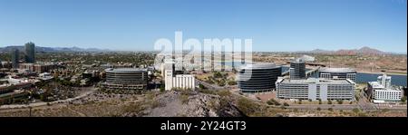 Una vista panoramica di Tempe, Arizona, che guarda a ovest verso Phoenix Foto Stock