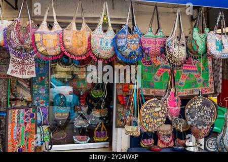 Artigianato in vendita nel Rajasthan Foto Stock
