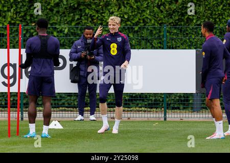 Enfield, Regno Unito. 9 settembre 2024. L'attaccante inglese Anthony Gordon durante la sessione di allenamento dell'Inghilterra in vista della partita finlandese al Tottenham Hotspur Training Ground, Enfield, Inghilterra, Regno Unito il 9 settembre 2024 Credit: Every Second Media/Alamy Live News Foto Stock