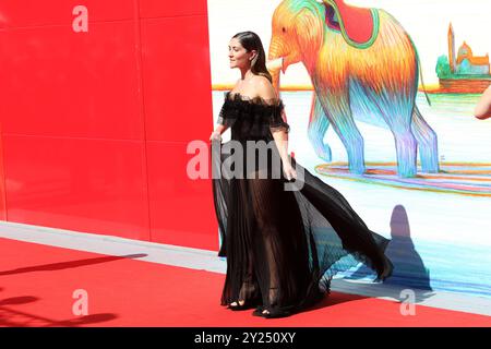 Italia, Lido di Venezia, 07 settembre 2024: Isabelle Fuhrman partecipa al Red carpet "Horizon: An American Saga - Chapter 2" durante la 81a edizione della Venice Int Foto Stock