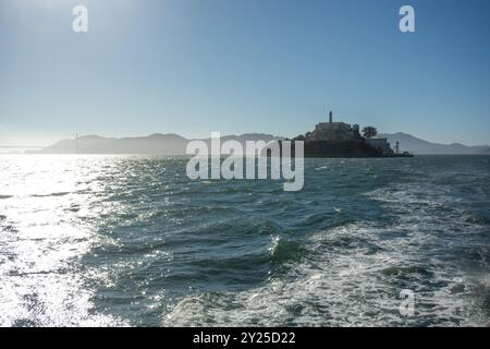 Alcatraz, un'ex prigione di massima sicurezza situata sull'isola di Alcatraz nella baia di San Francisco, è conosciuta per il suo passato famoso e la sua splendida posizione. IT Foto Stock