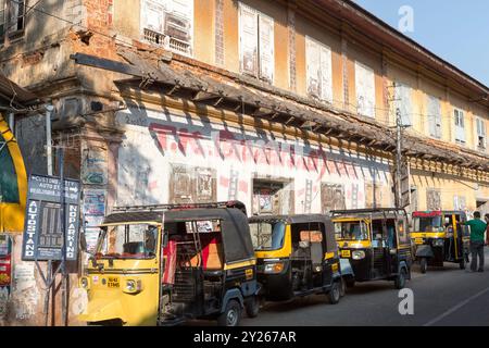 India, Kerala, Kochi (Fort Cochin), edifici coloniali colorati a Fort Cochin Foto Stock