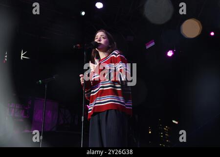 New York, Stati Uniti. NY. 8 settembre 2024. Lizzy McAlpine presente alla settima edizione di Elsie Fest, The Rooftop al Pier 17, New York, NY, 8 settembre 2024. Crediti: Manoli Figetakis/Everett Collection/Alamy Live News Foto Stock