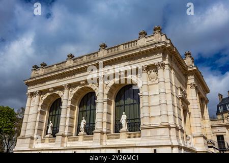 Parigi, Francia - 12 aprile 2023: Palais Galliera, museo della moda e della storia della moda a Parigi, Francia. È stata fondata nel 1977. Foto Stock