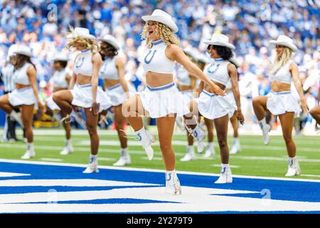 Indianapolis, Indiana, Stati Uniti. 8 settembre 2024. Le cheerleader degli Indianapolis Colts si esibirono durante la gara NFL contro gli Houston Texans al Lucas Oil Stadium di Indianapolis, Indiana. John Mersits/CSM/Alamy Live News Foto Stock