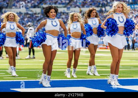 Indianapolis, Indiana, Stati Uniti. 8 settembre 2024. Le cheerleader degli Indianapolis Colts si esibirono durante la gara NFL contro gli Houston Texans al Lucas Oil Stadium di Indianapolis, Indiana. John Mersits/CSM/Alamy Live News Foto Stock