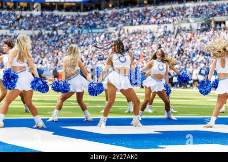 Indianapolis, Indiana, Stati Uniti. 8 settembre 2024. Le cheerleader degli Indianapolis Colts si esibirono durante la gara NFL contro gli Houston Texans al Lucas Oil Stadium di Indianapolis, Indiana. John Mersits/CSM/Alamy Live News Foto Stock