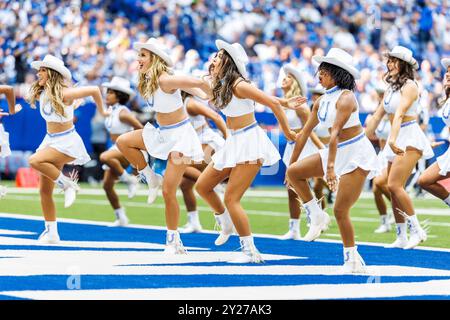 Indianapolis, Indiana, Stati Uniti. 8 settembre 2024. Le cheerleader degli Indianapolis Colts si esibirono durante la gara NFL contro gli Houston Texans al Lucas Oil Stadium di Indianapolis, Indiana. John Mersits/CSM/Alamy Live News Foto Stock