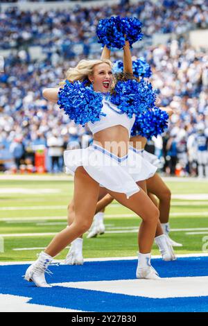 Indianapolis, Indiana, Stati Uniti. 8 settembre 2024. Le cheerleader degli Indianapolis Colts si esibirono durante la gara NFL contro gli Houston Texans al Lucas Oil Stadium di Indianapolis, Indiana. John Mersits/CSM/Alamy Live News Foto Stock