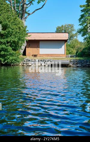 Ferienhaus am Flußufer Foto Stock