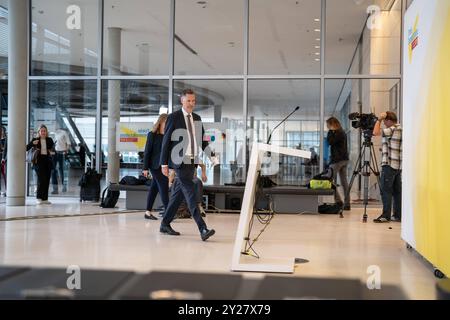 Deutscher Bundestag - Pressestatement zu Beginn der Haushaltswoche im September 2024 - Pressestatement von Christian Dürr, Fraktionsvorsitzender FDPDeutscher Bundestag - Pressestatement zu Beginn der Haushaltswoche im September 2024 - Pressestatement von Christian Dürr, Fraktionsvorsitzender FDP, Berlin Deutschland Bundestag **** dichiarazione di bilancio tedesco all'inizio della settimana 2024 di settembre Dürr Presidente del gruppo parlamentare FDP Bundestag tedesco comunicato stampa all'inizio della settimana di bilancio del settembre 2024 comunicato stampa di CH Foto Stock