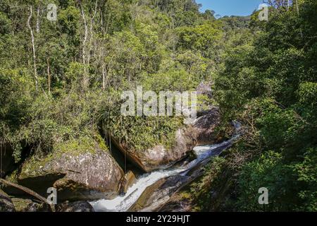 Cascate d'acqua nella foresta tropicale atlantica, Serra da Mantiqueira, Brasile, Sud America Foto Stock