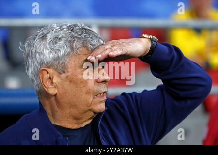 Bucarest, Romania. 9 settembre 2024. Mircea Lucescu, allenatore della Romania, guarda prima della partita C2 della UEFA Nations League tra Romania e Lituania allo stadio Steaua di Bucarest, Romania, 9 settembre 2024. Crediti: Cristian Cristel/Xinhua/Alamy Live News Foto Stock