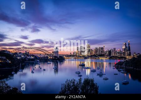 Skyline di Sydney dal Berry's Bay Lookout Foto Stock