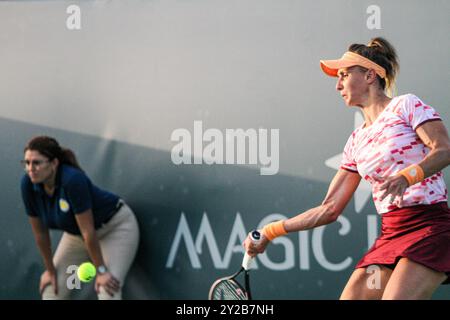 Monastir, Tunisia. 9 settembre 2024. L'Ucraina Lesia Tsurenko gioca contro la tedesca Eva Lys al Jasmin Open di Monastir, Tunisia. Il torneo di tennis professionistico femminile si svolge al Magic Hotel Skanes di Monastir dal 9 al 15 settembre 2024. Foto Stock